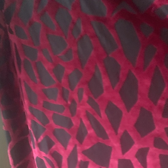 LulaRoe Burgundy velvet and black open tunic - Picture 4 of 5